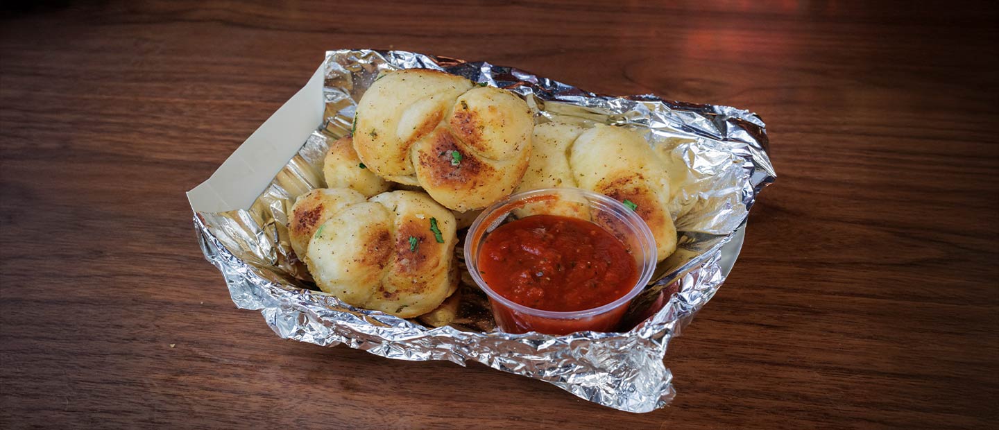 Crafty slice garlic knots